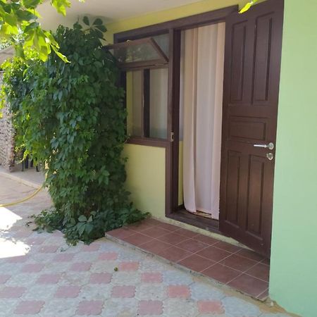 Small Guest House Lazurne Dış mekan fotoğraf